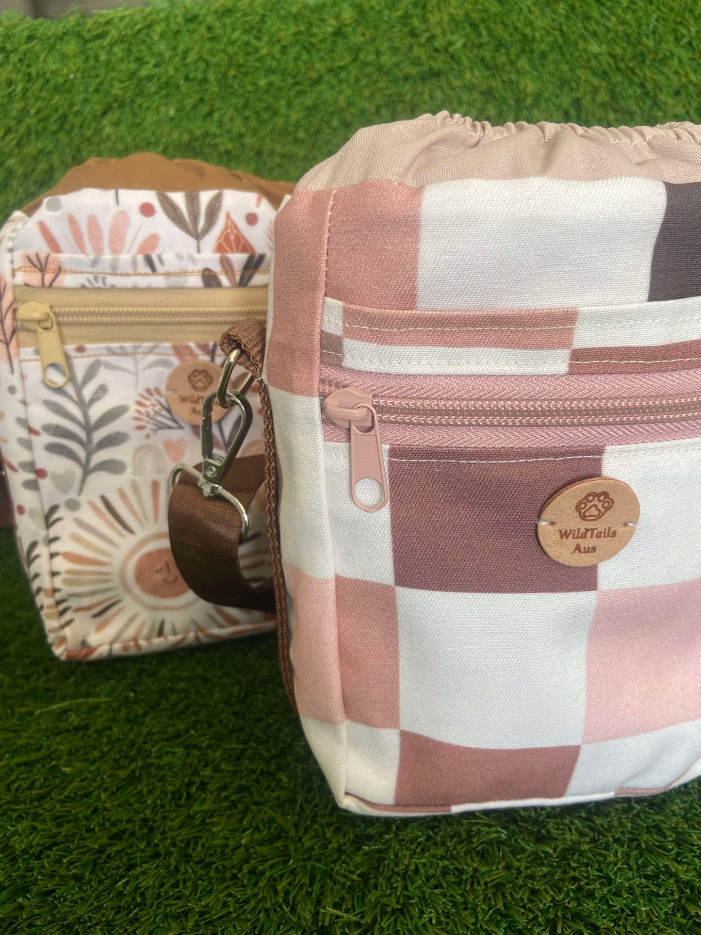 Wild Tails Autumn Pouch | Dog Walk