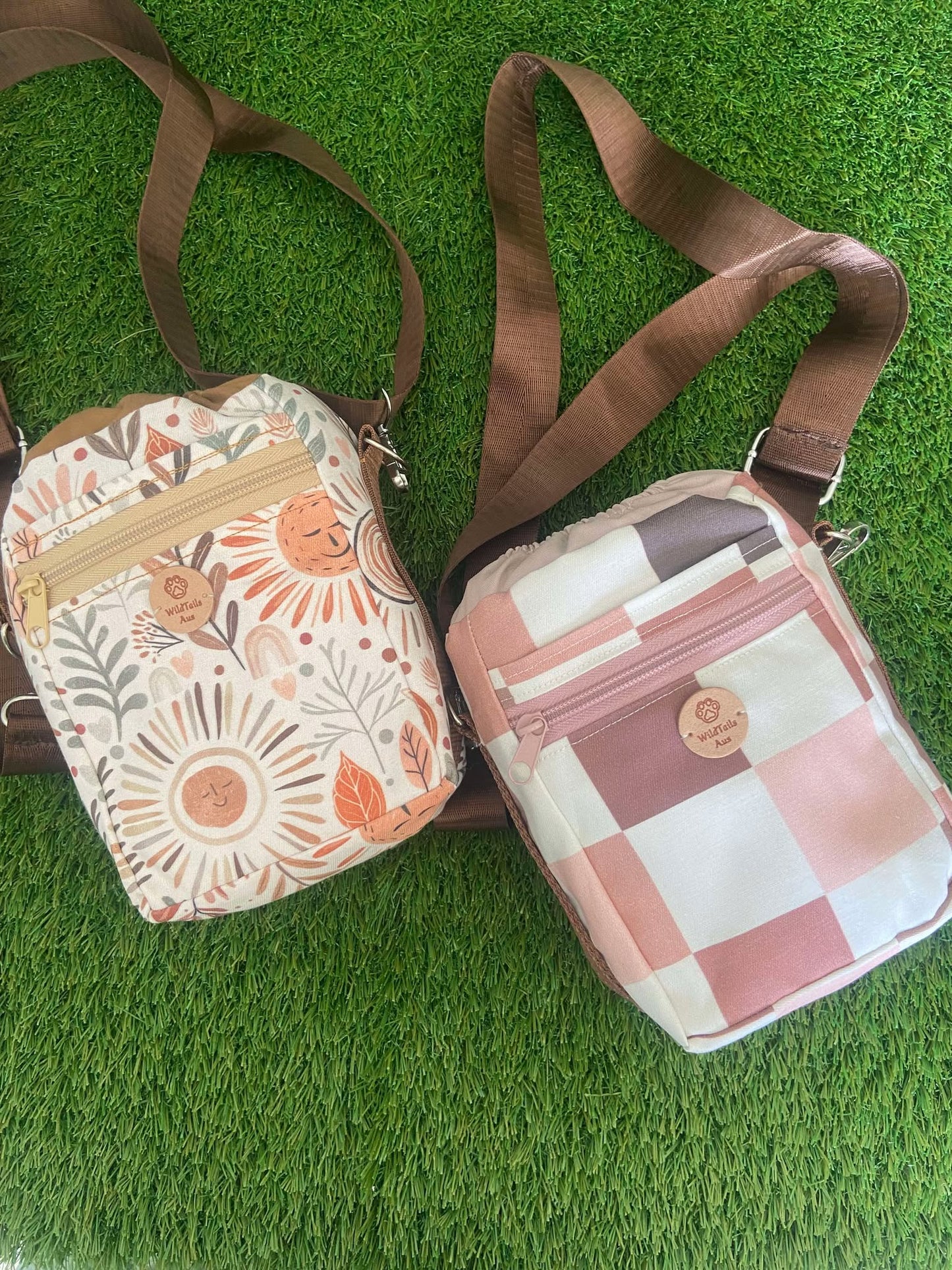 Wild Tails Autumn Pouch | Dog Walk